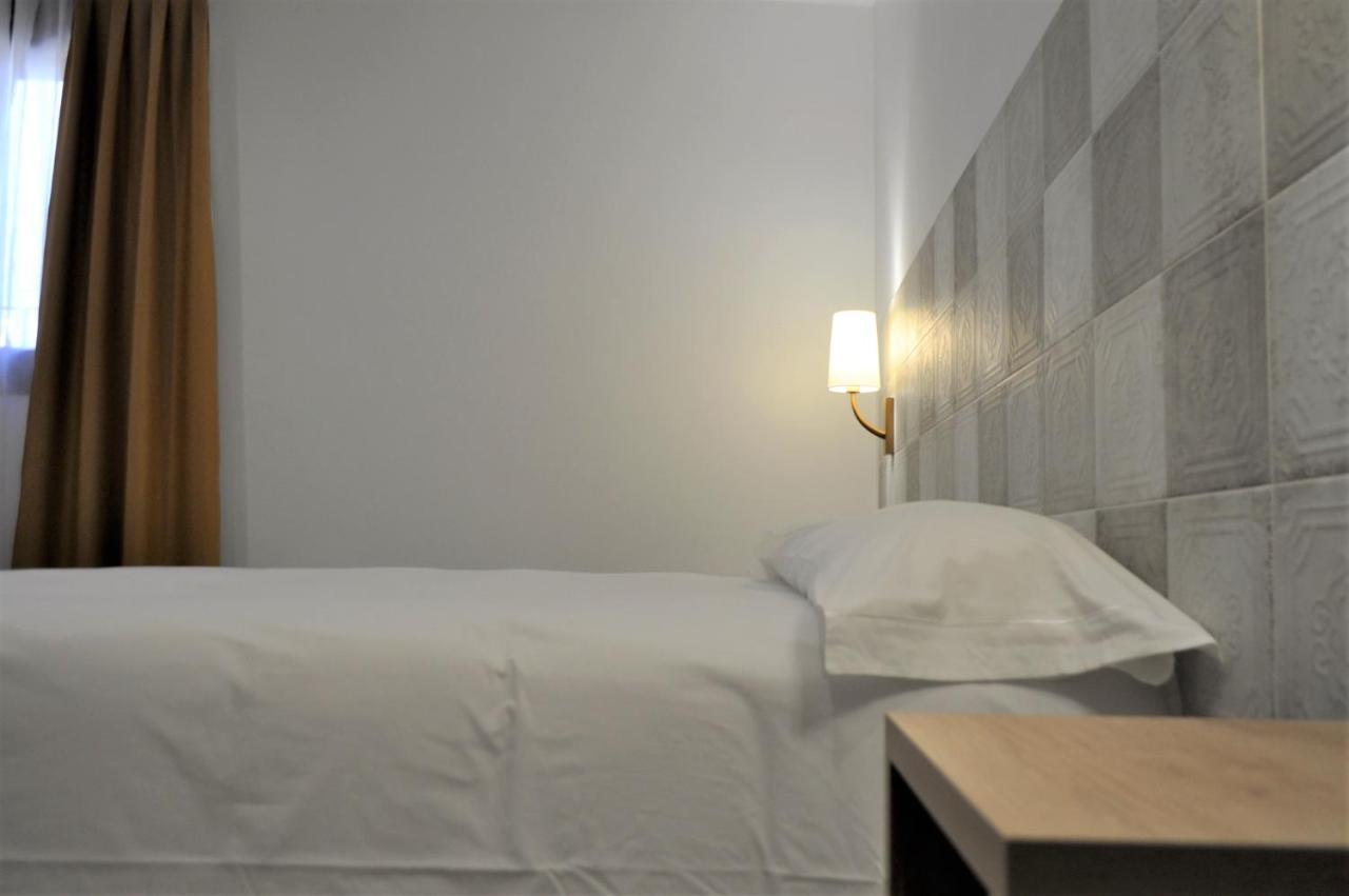 Hostal Restaurante Villa De Brihuega Esterno foto