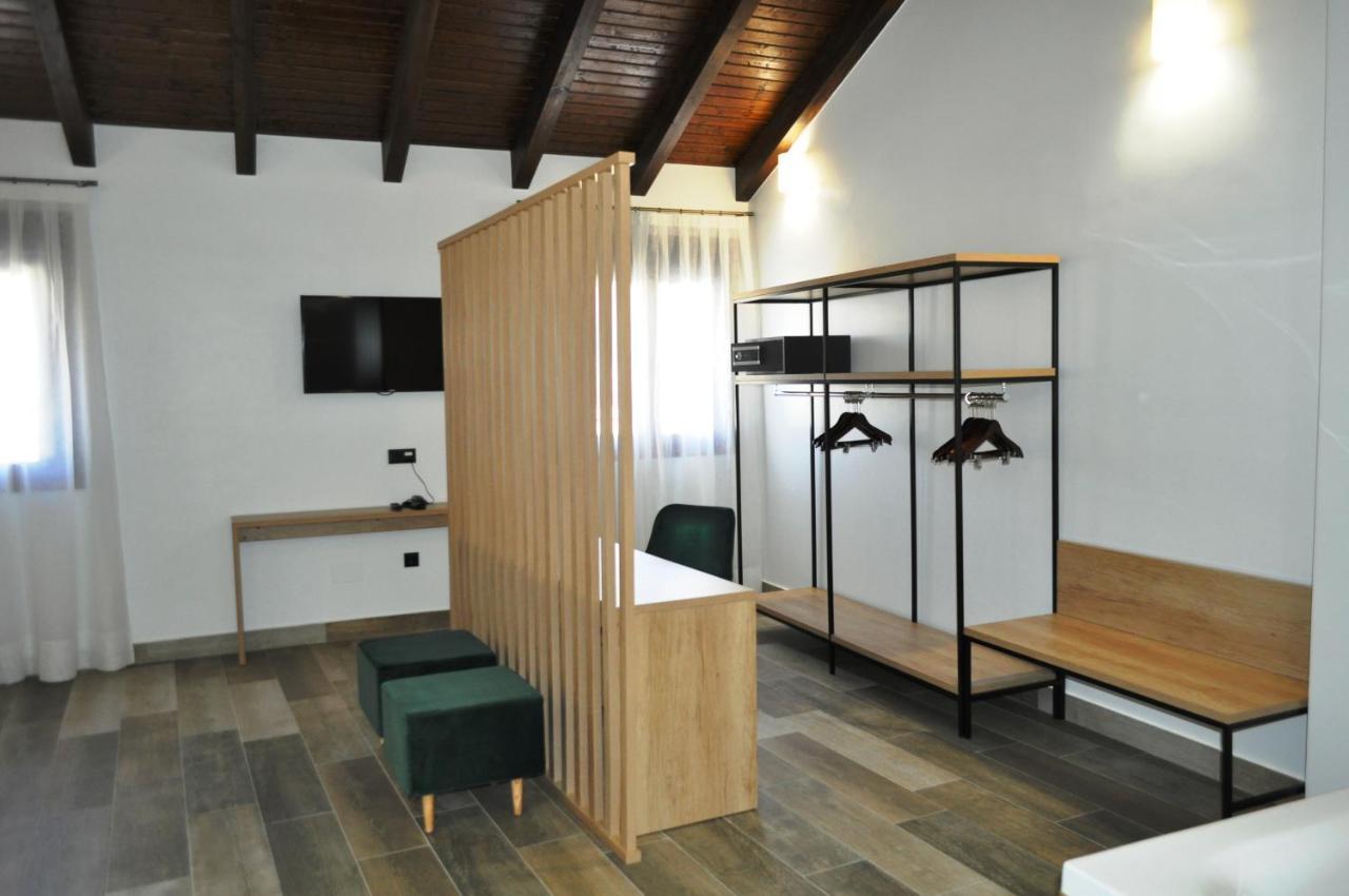 Hostal Restaurante Villa De Brihuega Esterno foto